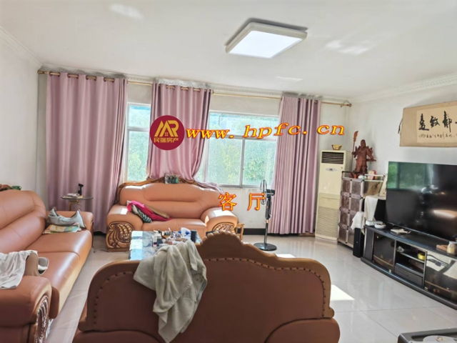 弘源商住楼三楼（四室二厅一厨二卫）套房出售